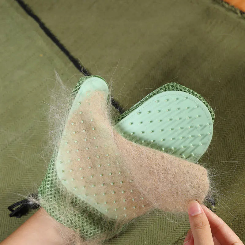 Pet Grooming Gloves – Silicone Massage & Hair Removal Brush