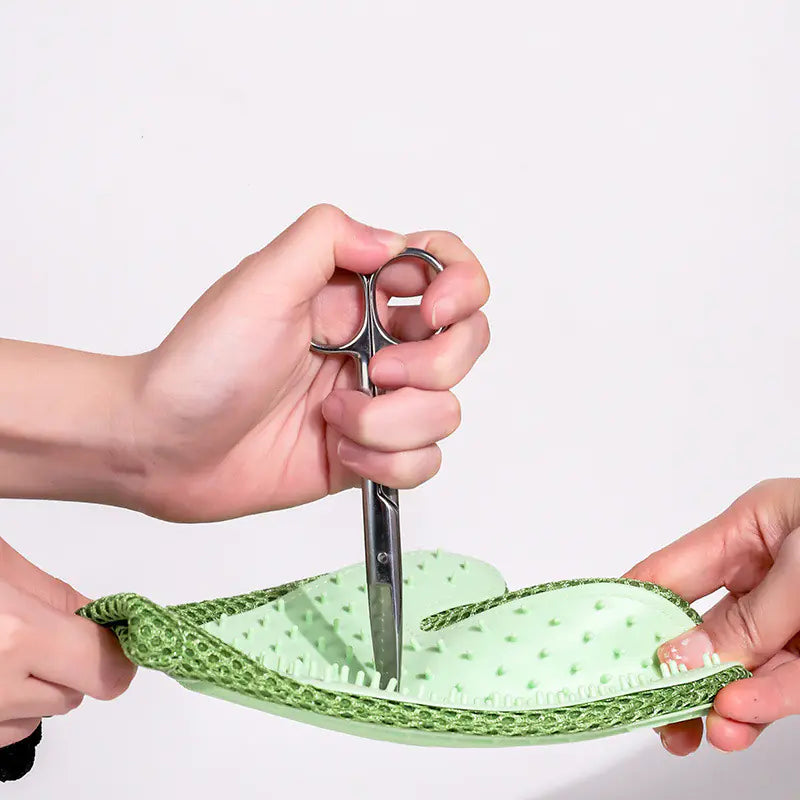Pet Grooming Gloves – Silicone Massage & Hair Removal Brush